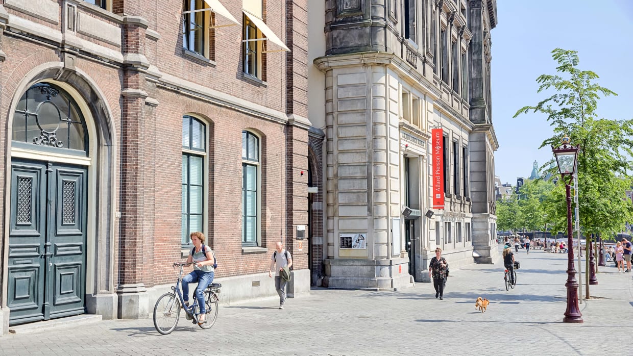 UvA-gebouwen | Dit is ook de UvA: eeuwenoude kunst aan de Oude Turfmarkt  